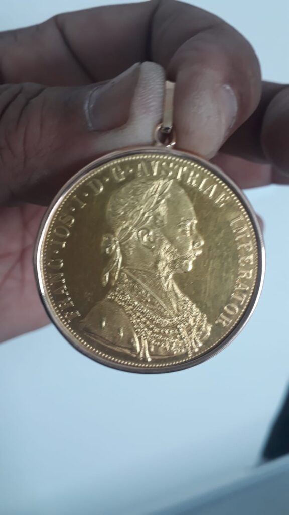 Avaliador de ouro na República 3