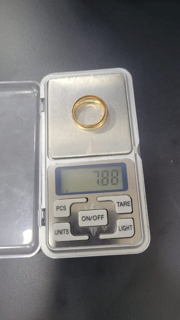 Compro par de alianças em ouro 18k na Água Rasa 1